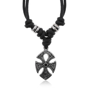 UA054 Амулет на шнурке, 3х1,5см